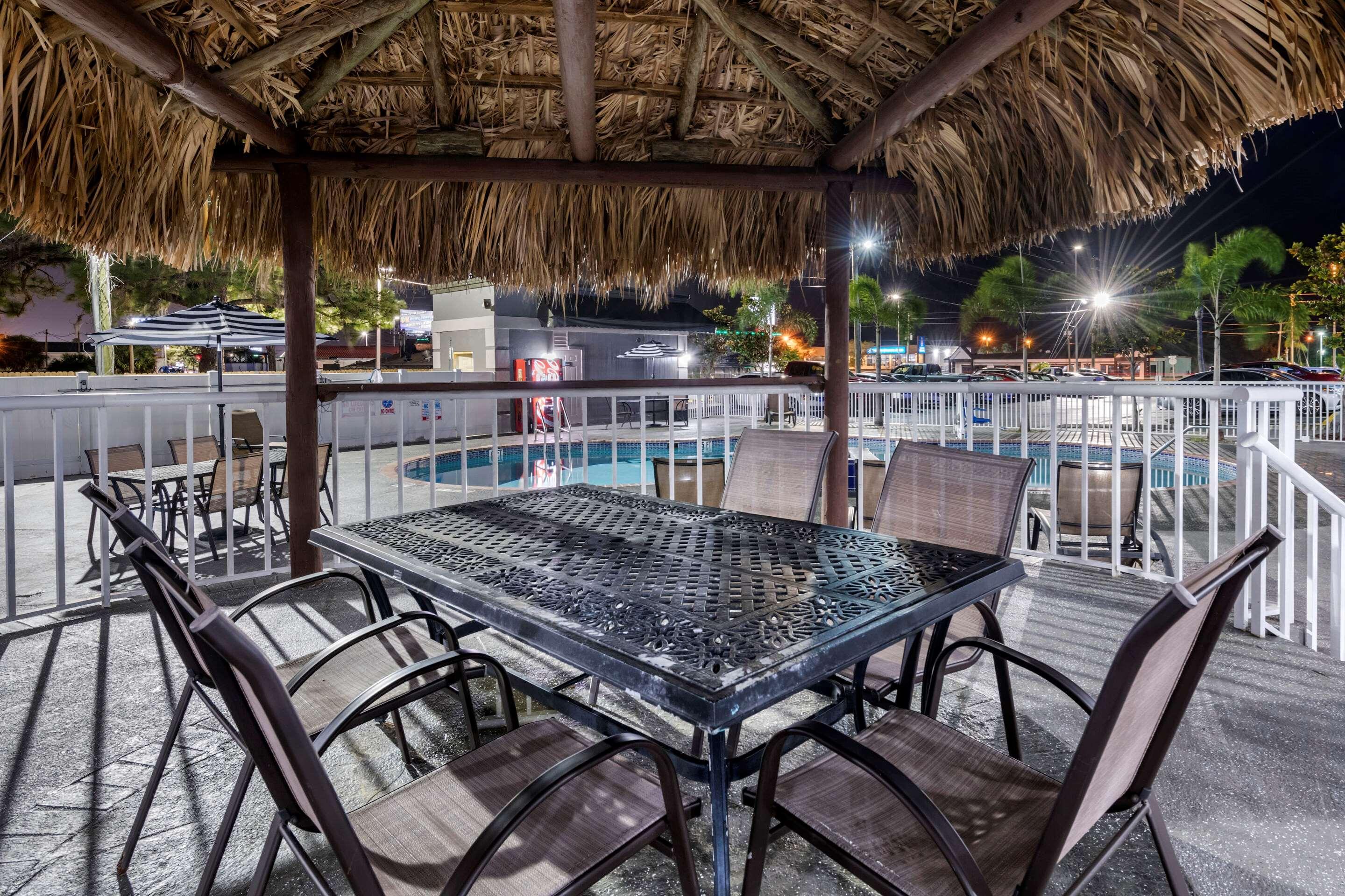 Rodeway Inn Нью-Порт-Річі Екстер'єр фото